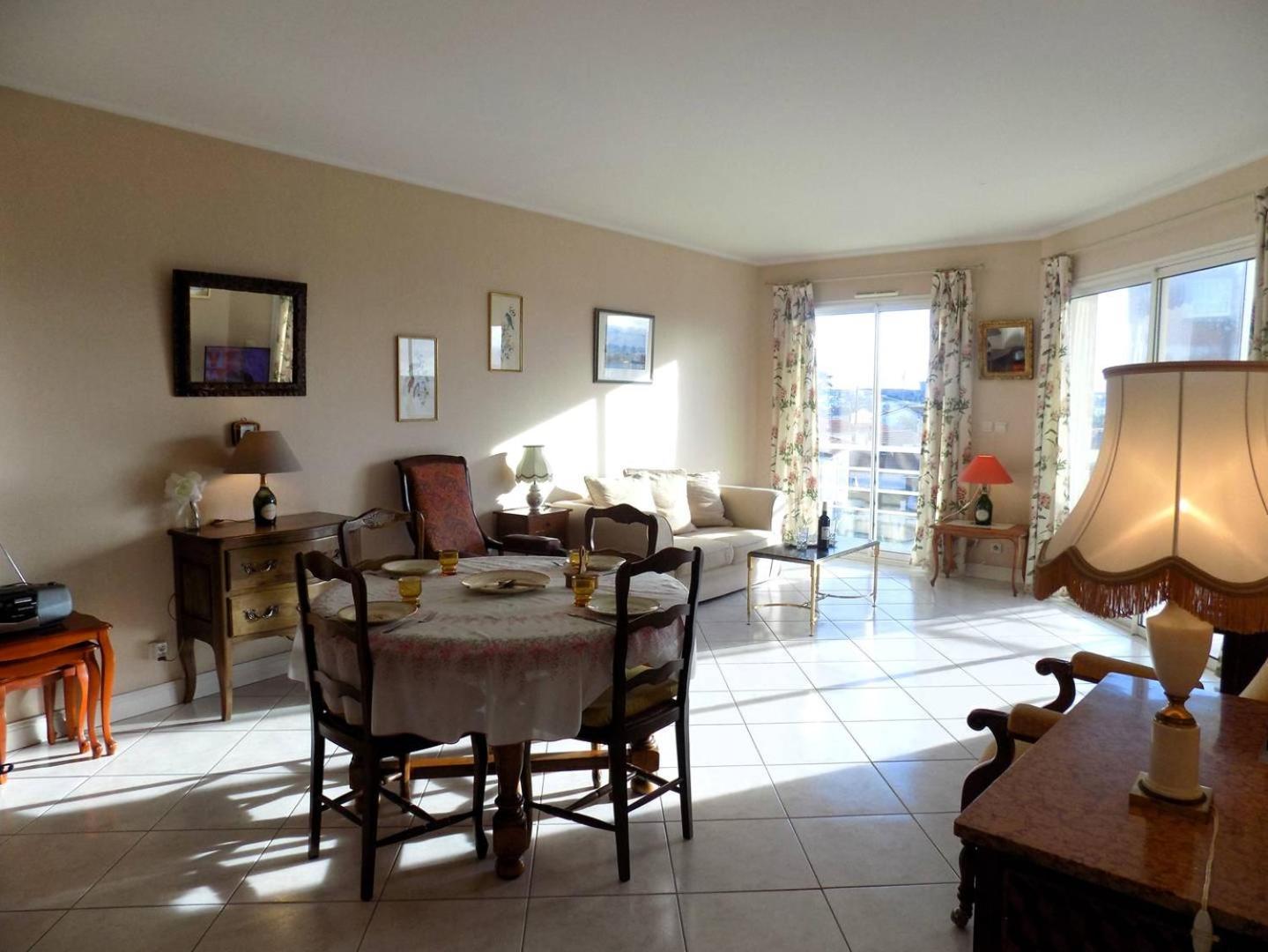 - Bracelli - Spacieux - Centre-ville Apartment *